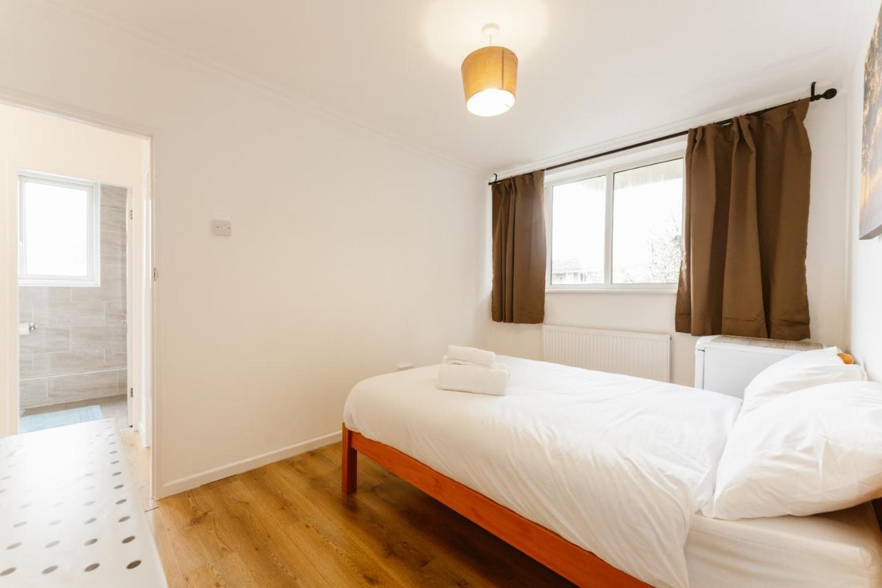 Wesferry Beds To Stay London Exterior photo