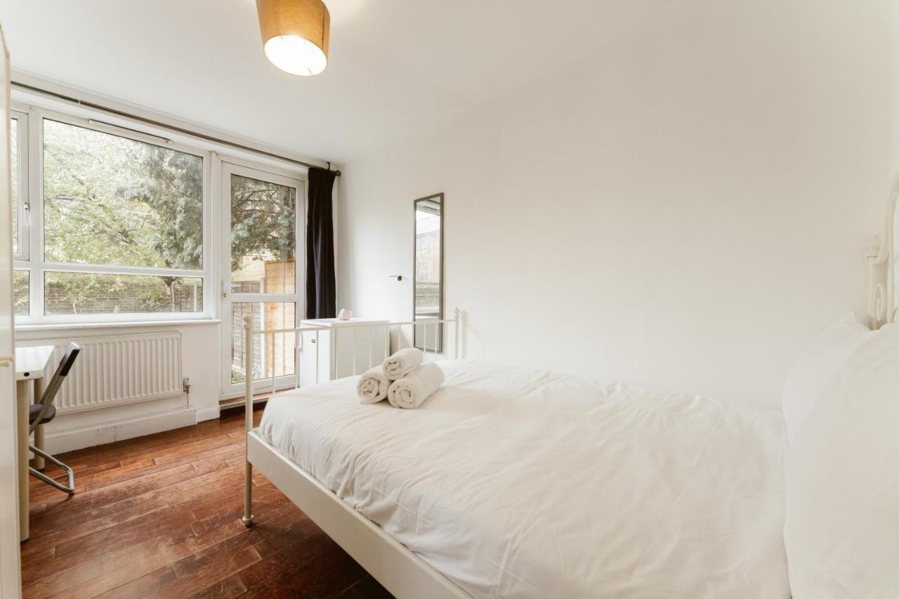 Wesferry Beds To Stay London Exterior photo